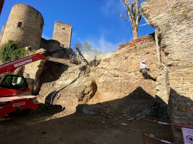 Travaux Château de Belcastel